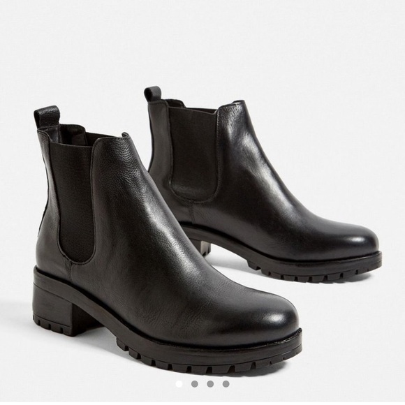 urban outfitters black chelsea boots